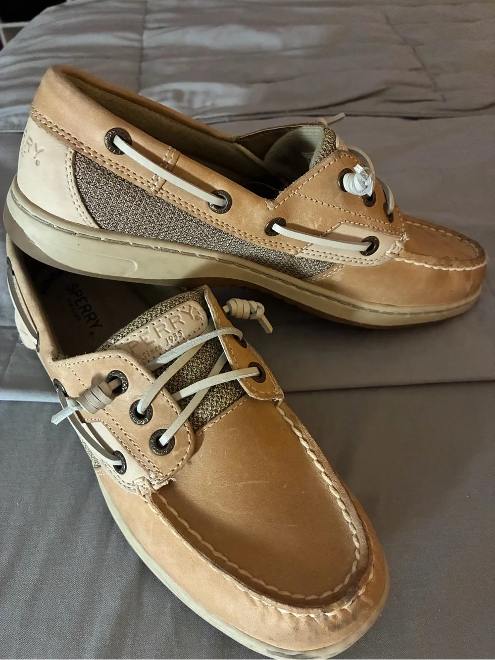 Sperry women’s Tan and Beige Leather Boat Shoes